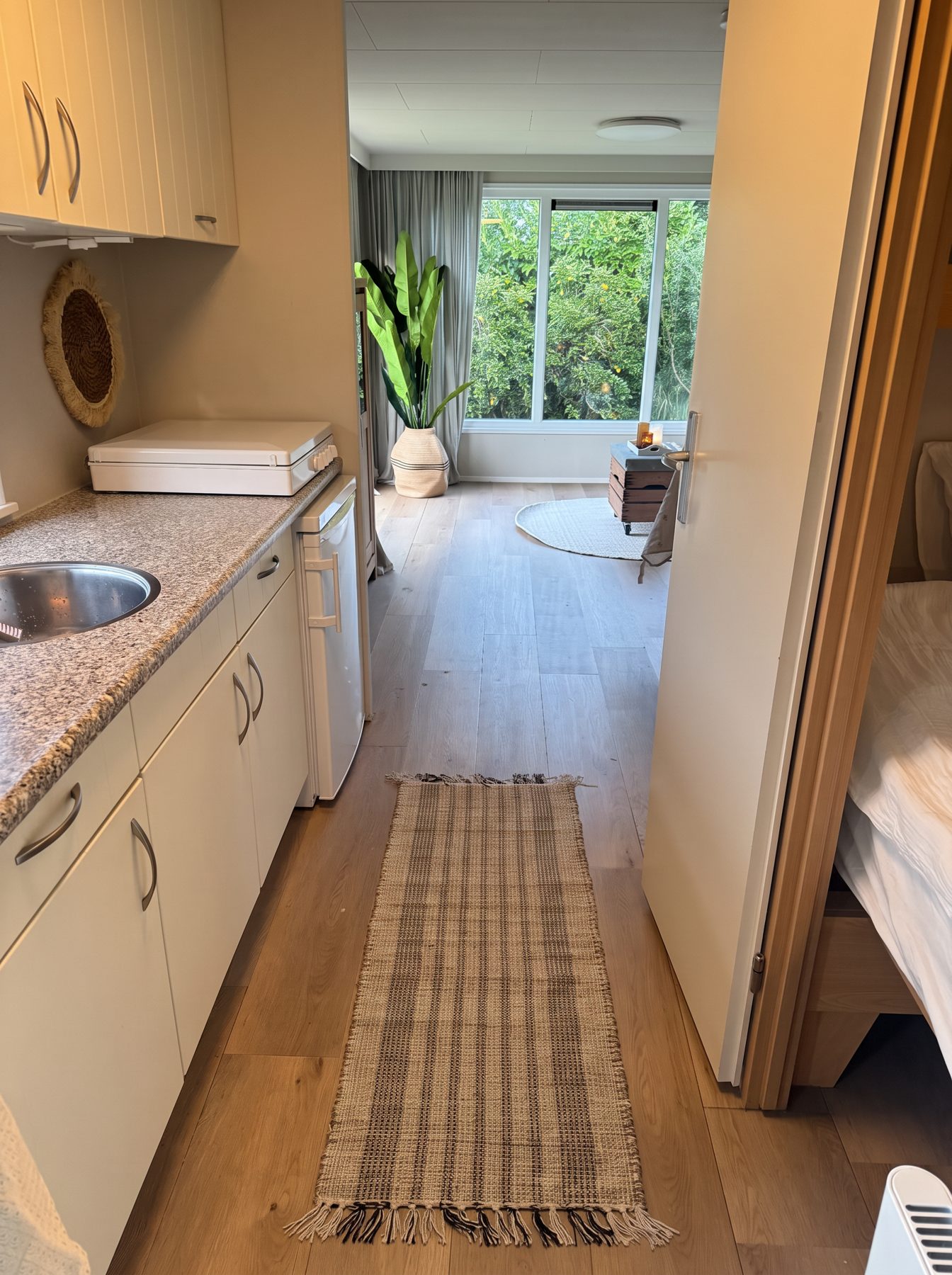 Lichte keuken met eettafel